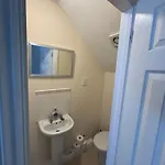 Cosy And Spacious Room Near Town Centre